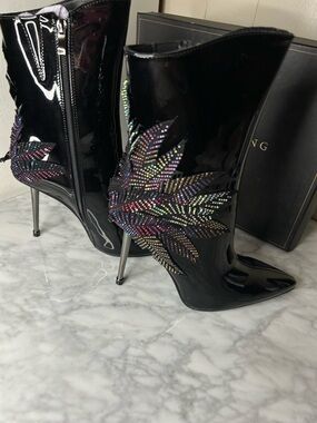 Azalea Wang BlackPatent Stiletto Boots with Iridescent Crystal